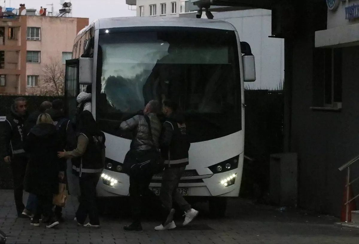 İzmir’de Zimmet İddialarıyla 9 Kişi Adliyeye Sevk!