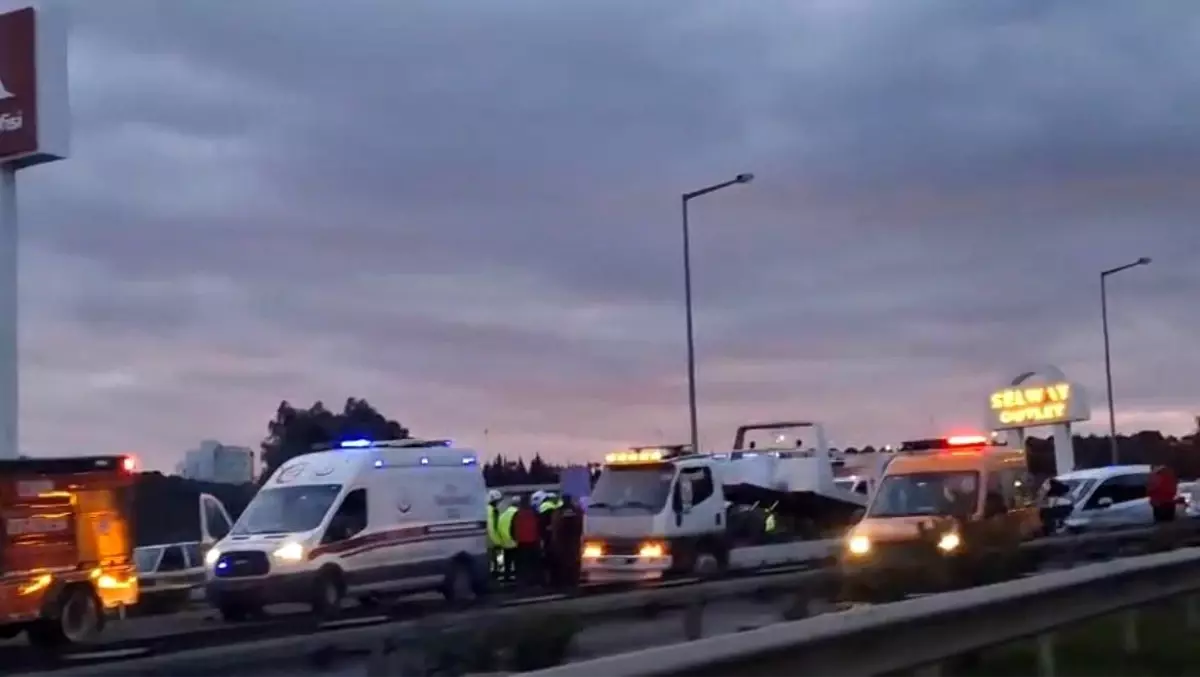 İzmir’de Zincirleme Trafik Kazası: 7 Yaralı!