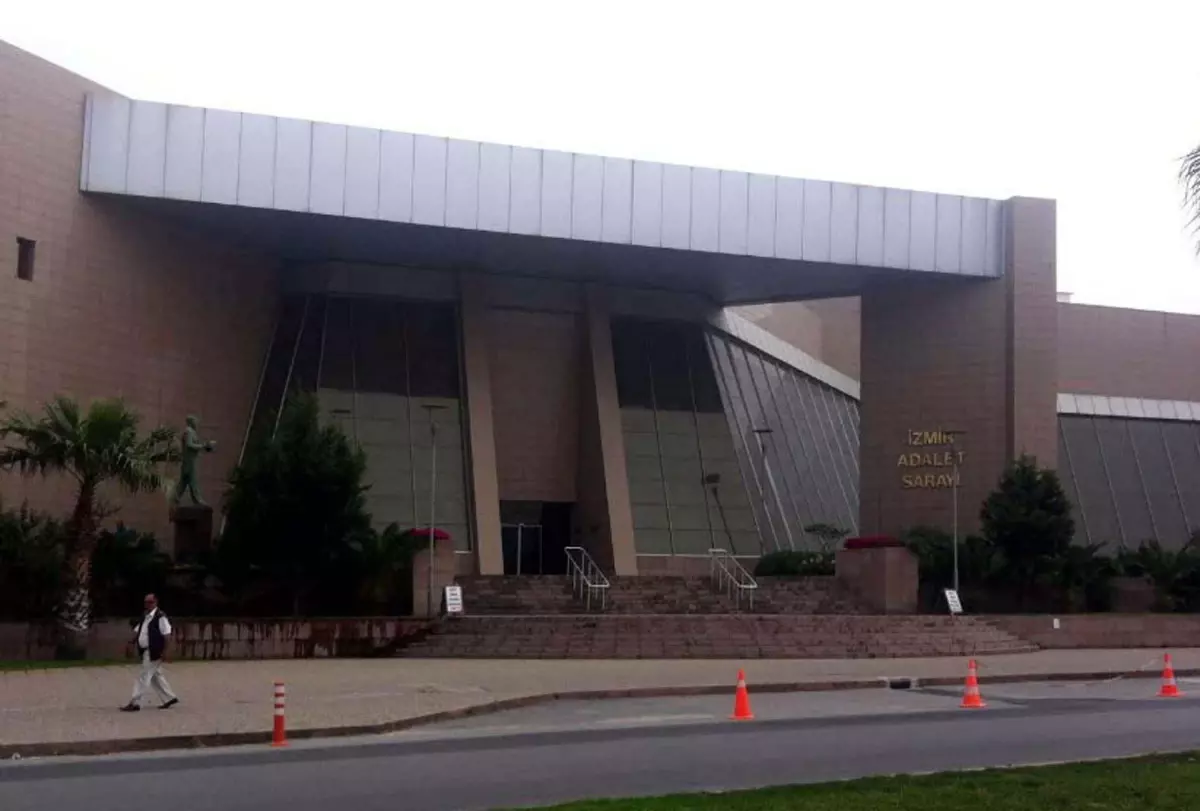 İzmir’de Kişisel Verilere Sızdırma Operasyonu!