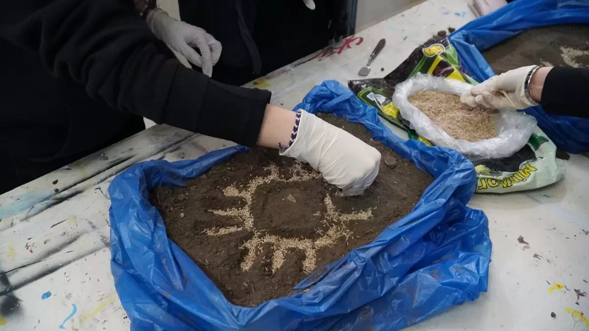 Öğrenciler Halı Motifleriyle Doğayı Buldu!