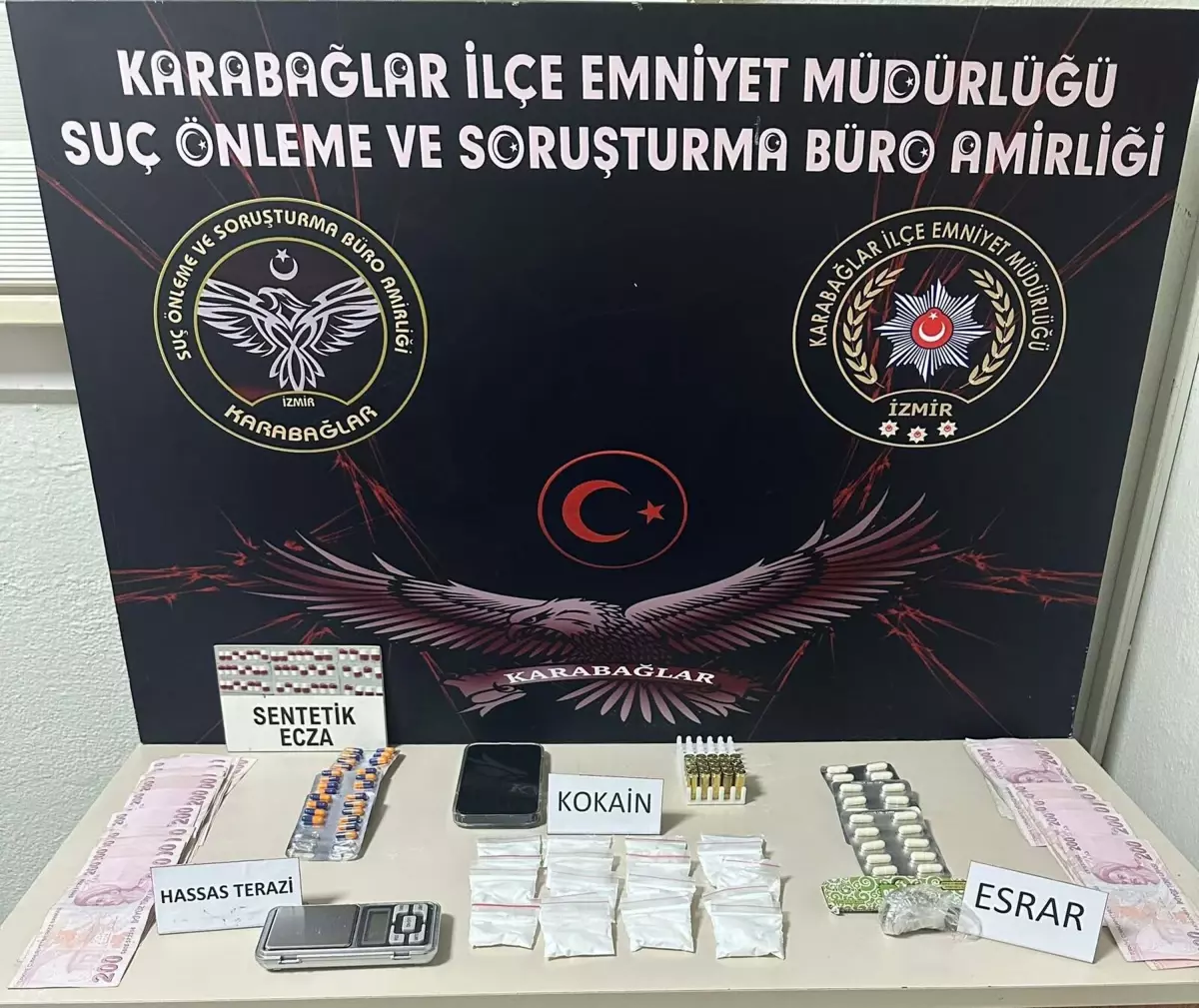 Karabağlar’da Uyuşturucu Operasyonu: İki Gözaltı!