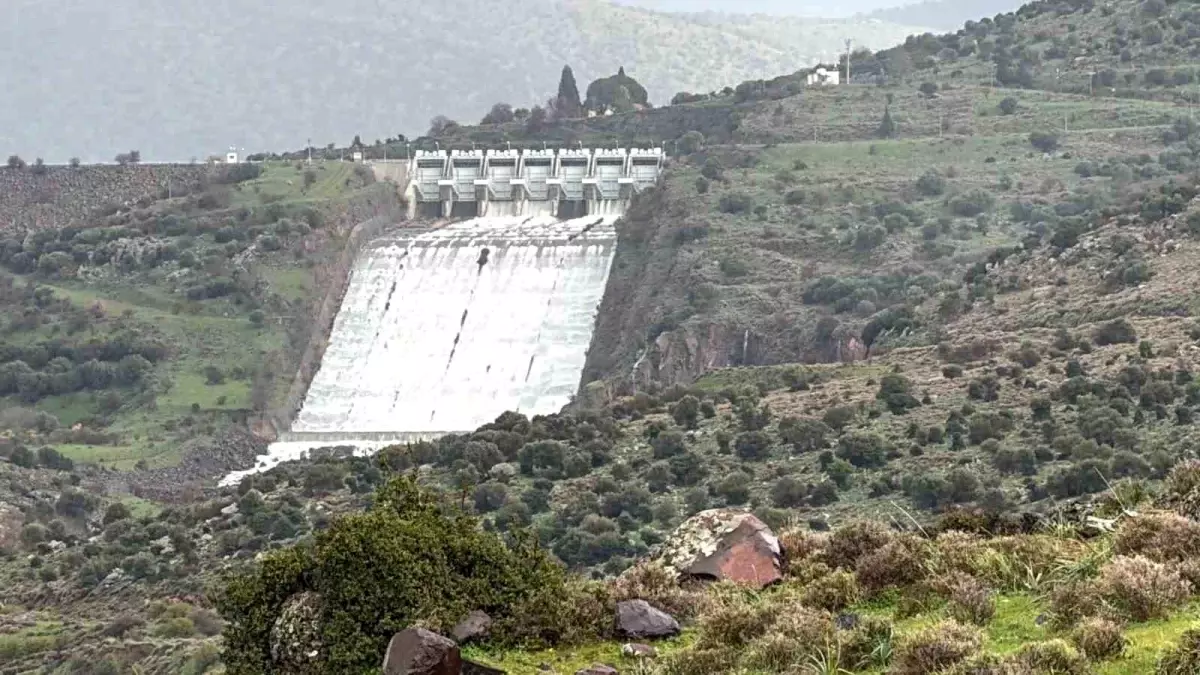 İzmir’de Barajlar Kontrolsüz Su Bırakıyor!