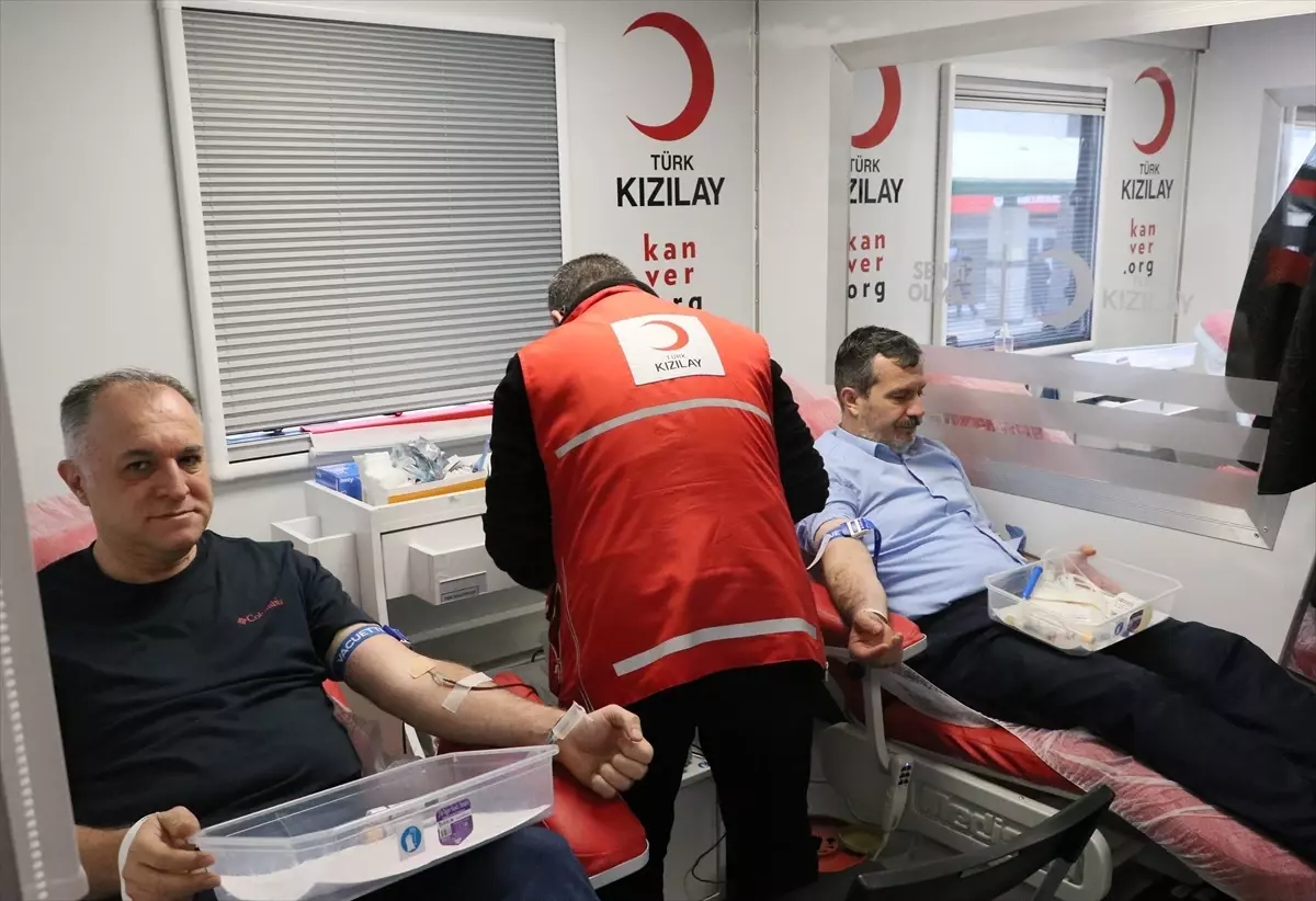 İzmir’de ‘İyilik Kanımızda Var’ Kampanyası Başladı