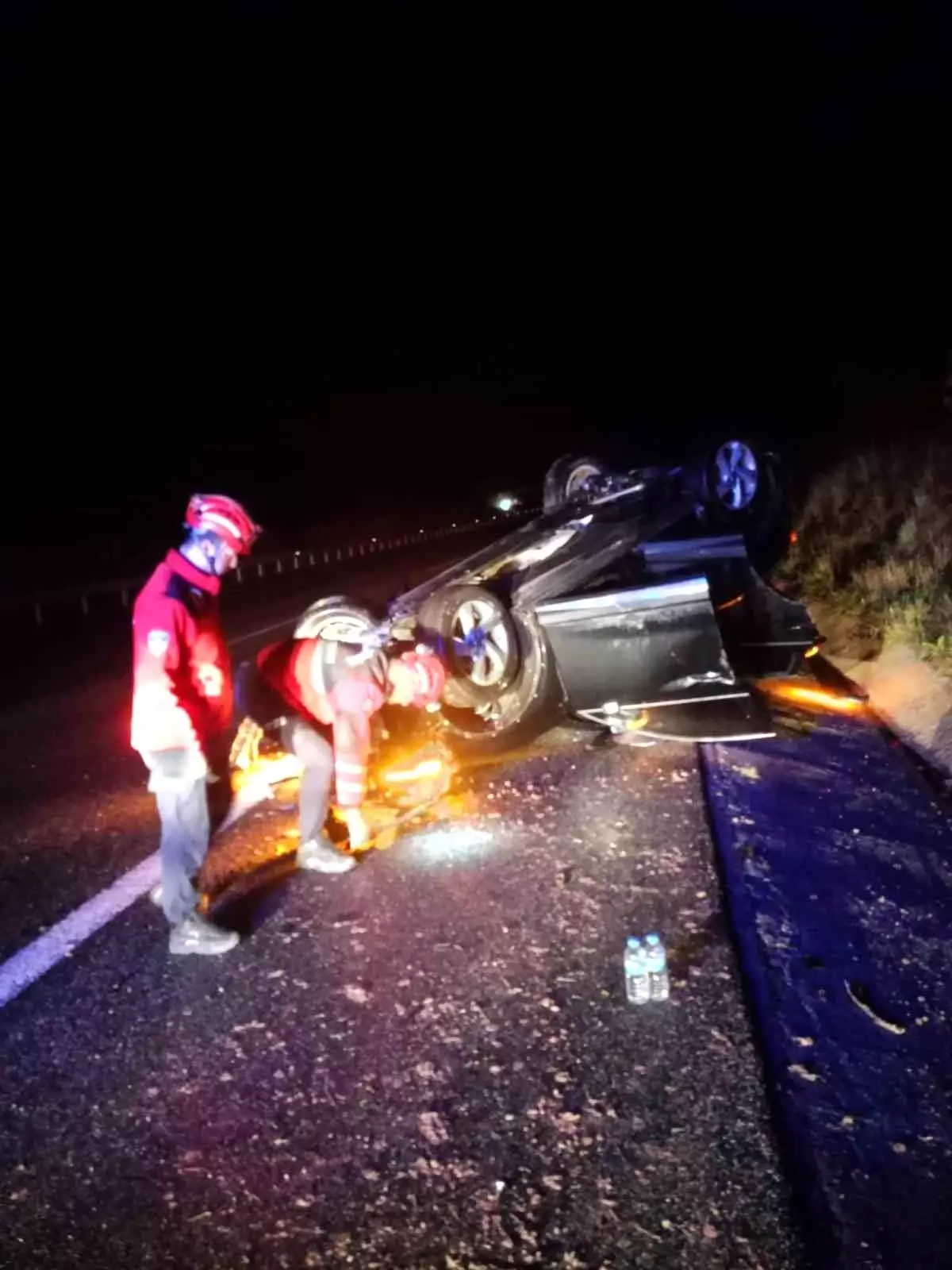 Balıkesir’de Otoyolda Takla Atan Araçta 4 Yaralı