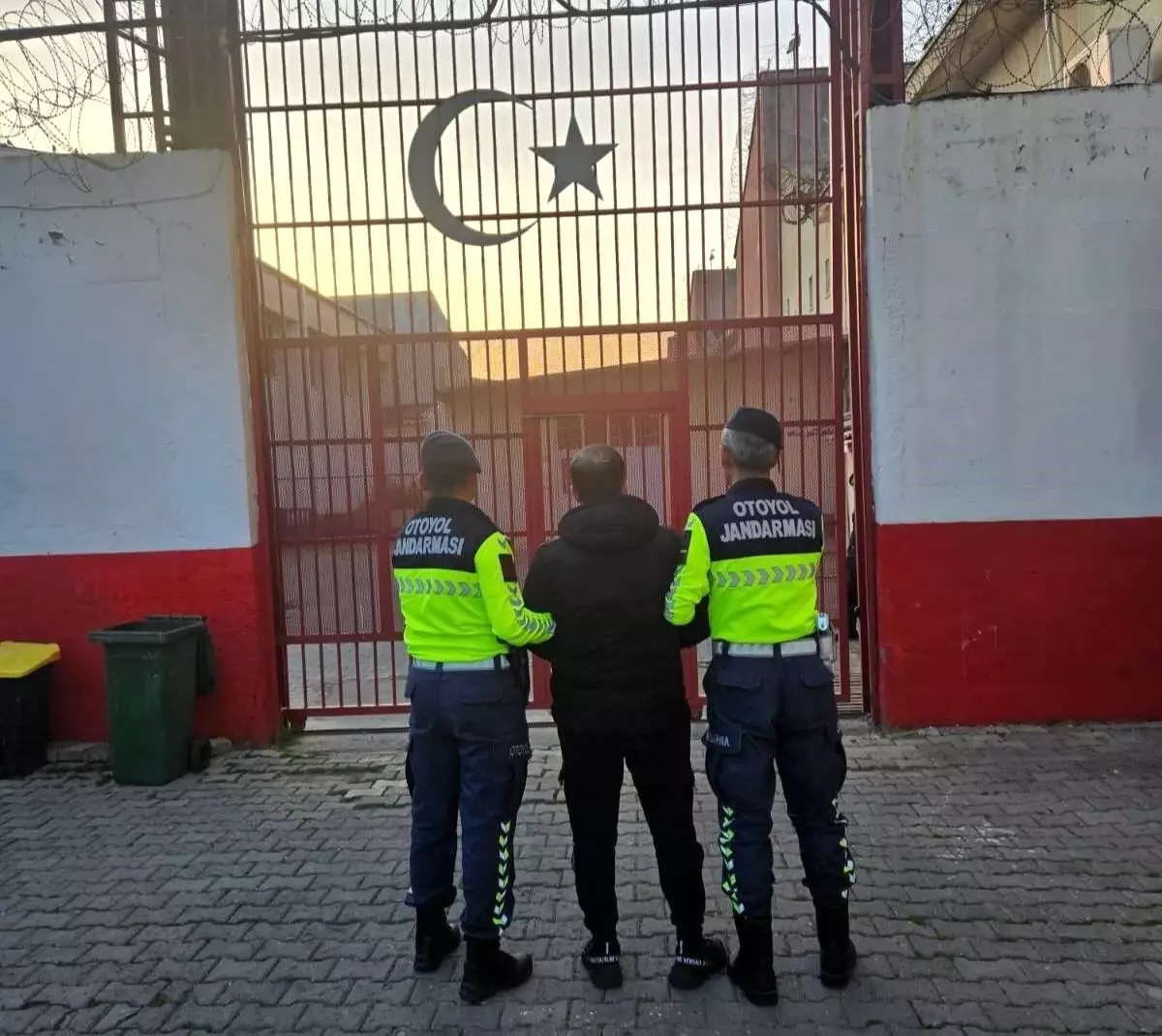 Germencik’te 12 Düzensiz Göçmen Yakalandı!