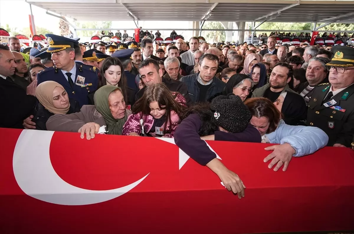 Şehit Pilot Binbaşı İbrahim Bolat, İzmir’de Uğurlandı