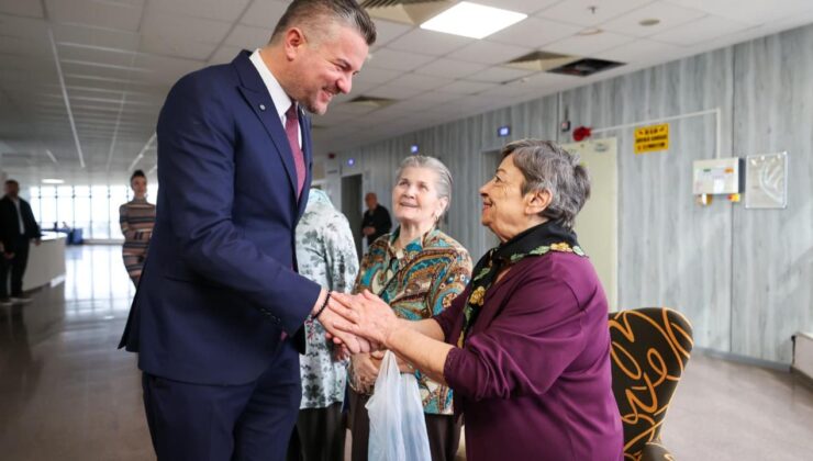 Buca’da Bayram Coşkusu: Başkan Duman Huzurevinde
