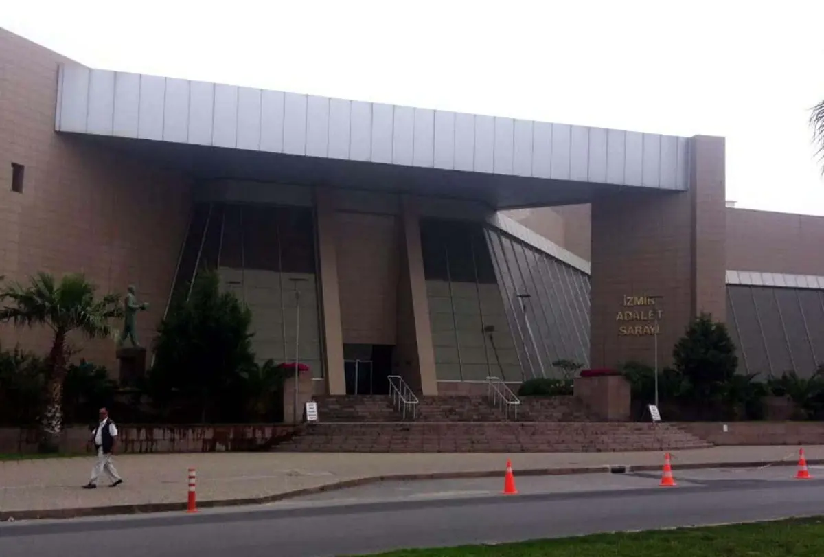 İzmir’de Dolandırıcılara Büyük Darbe! 25 Tutuklu