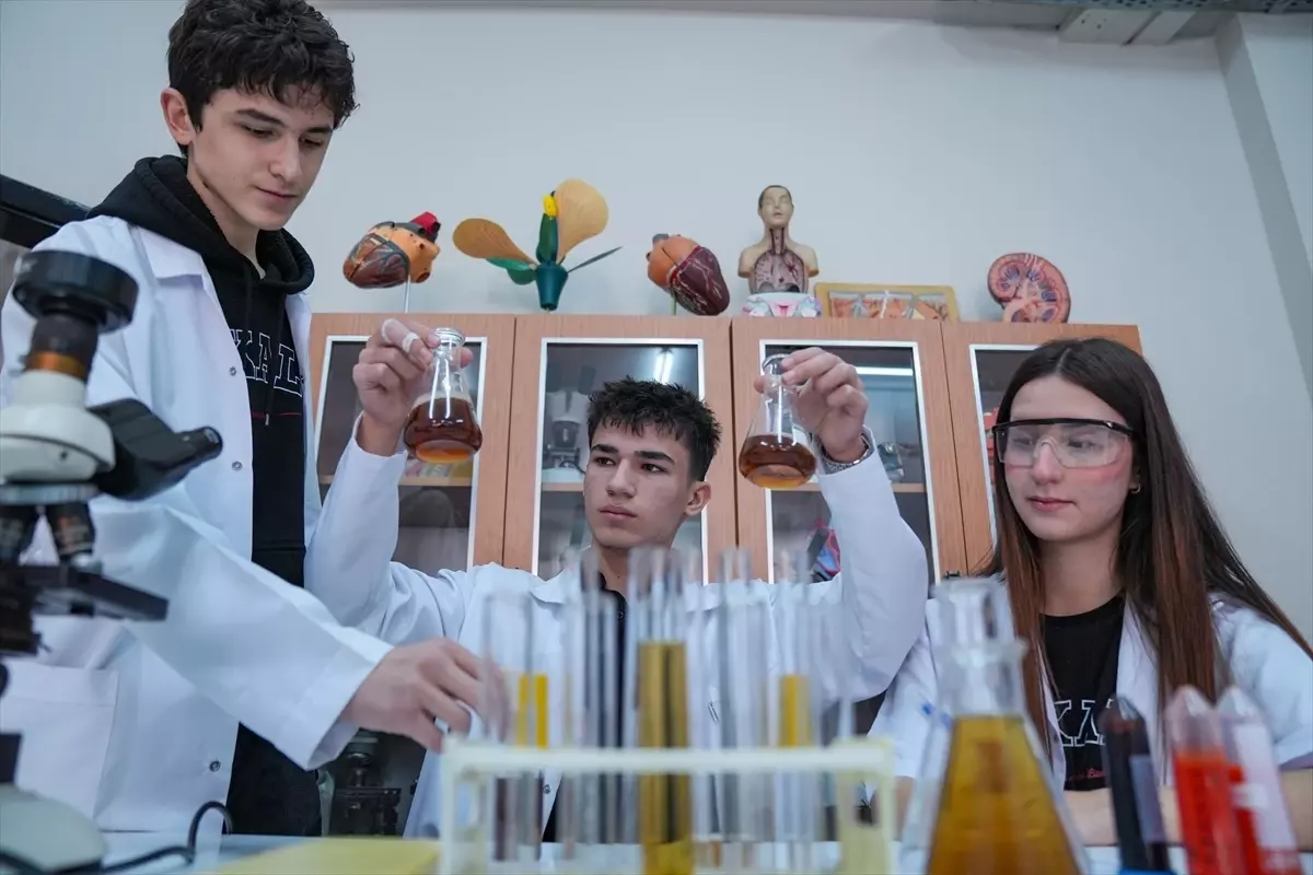 İzmirli Öğrenciler Yapay Zeka ile Su Kirliliği İle Mücadele