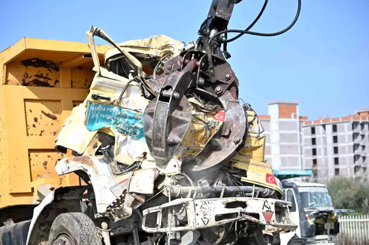 Manisa’da Hurda Araçlar Toplanıyor, Şehir Güvenliği Artıyor!