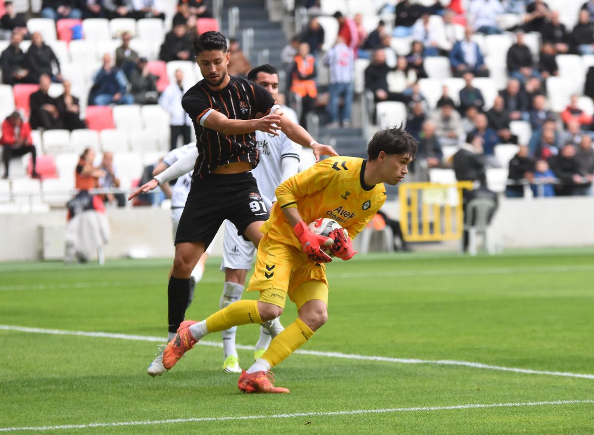 Altay’ın Genç Kalecisi Ulaş’tan Fedakarlık Örneği