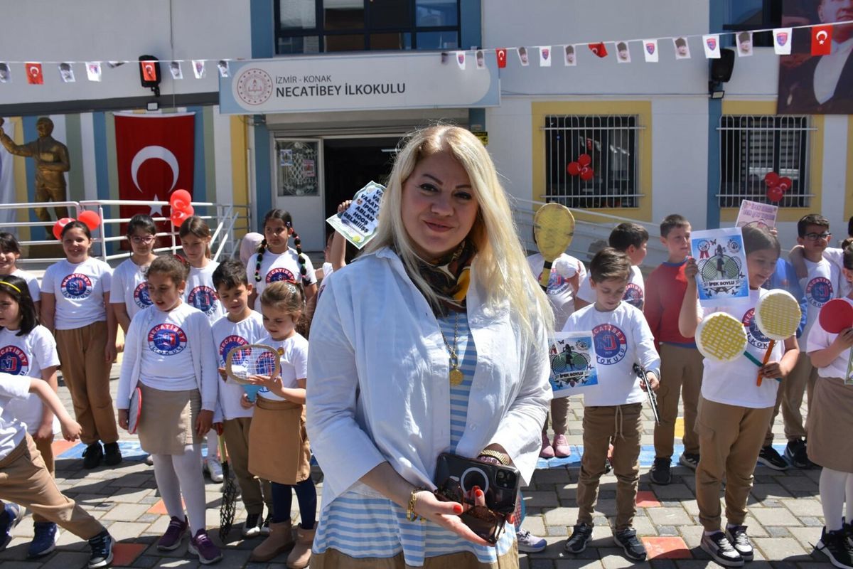 İpek Soylu’dan Çocuklara Tenis İlhamı!