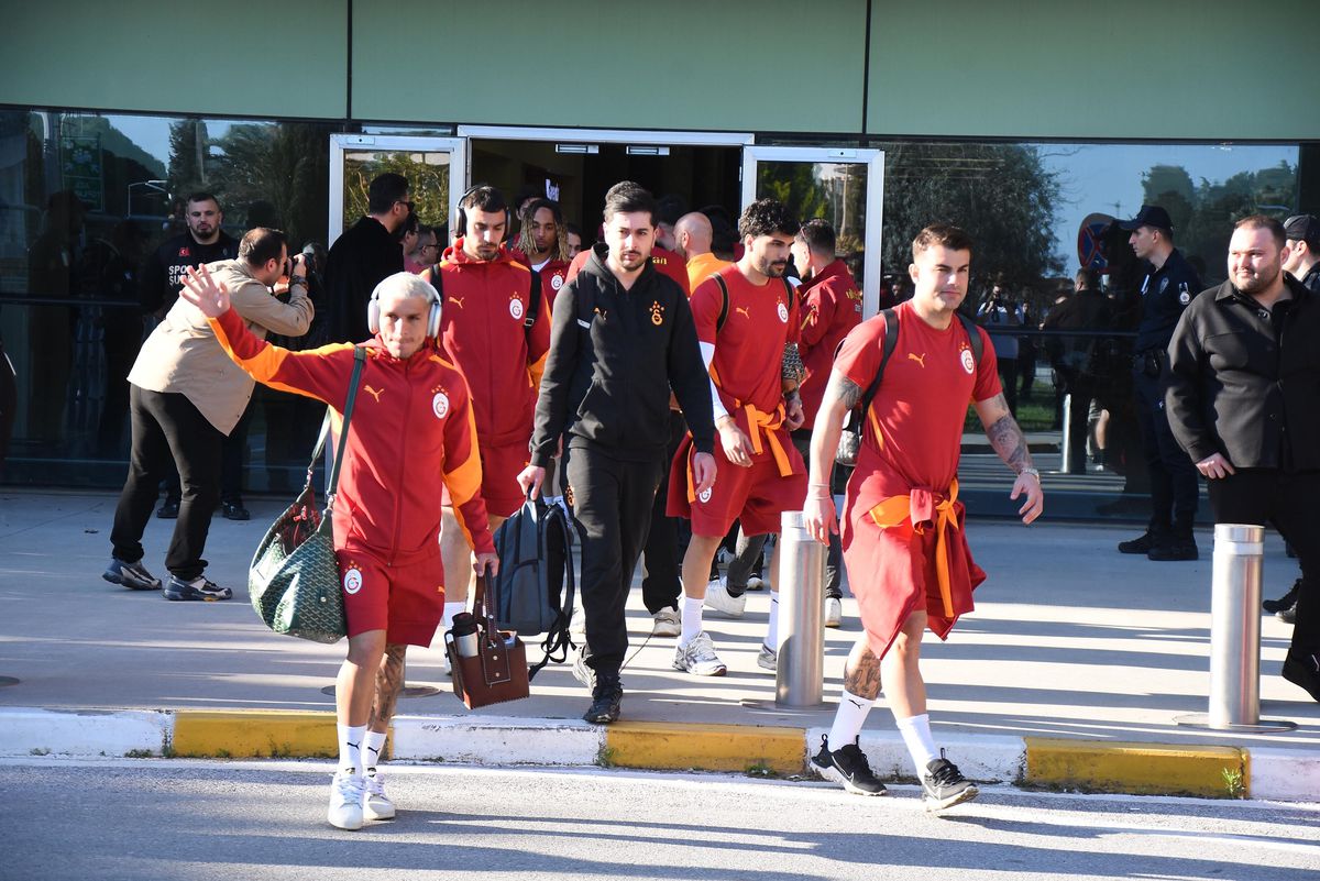 Galatasaray İzmir’de Taraftar Coşkusuyla Karşılandı