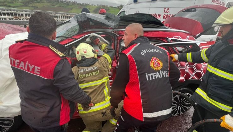 İstanbul-İzmir Otoyolu’nda Kaza: 4 Yaralı!