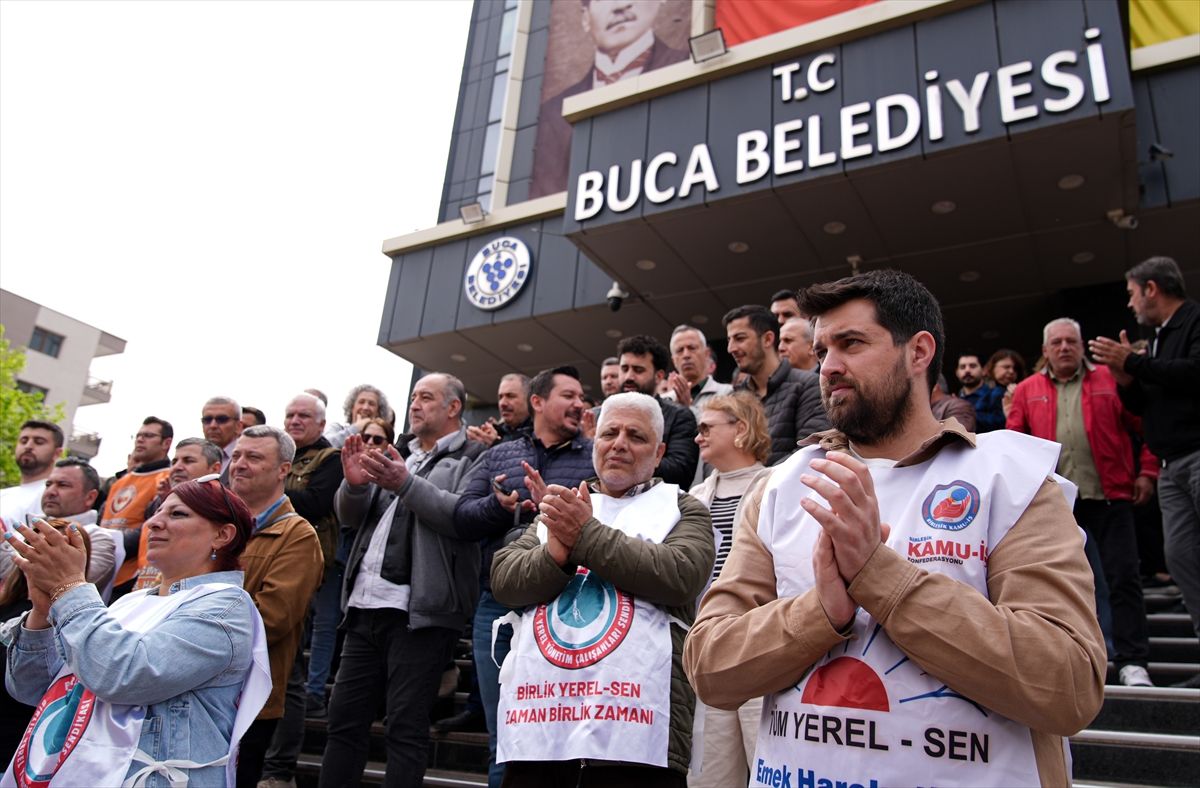 İzmir’de Memurlar 1 Gün Grevde, Alacaklar Bekleniyor!