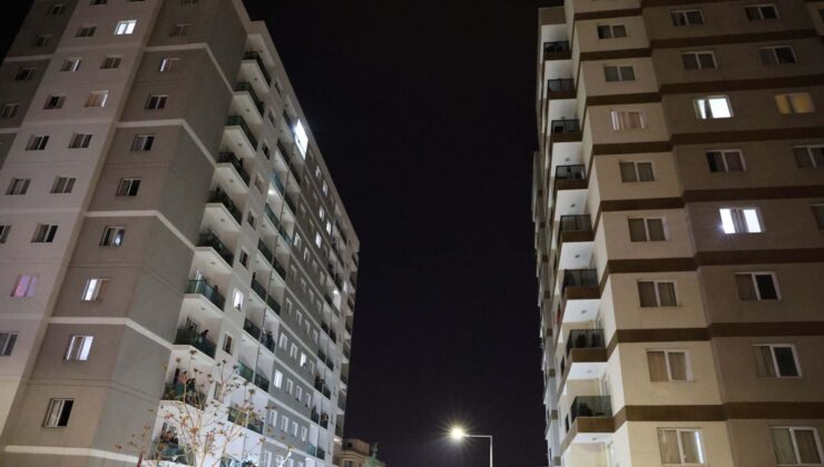 İzmir’de Yurtlarda Gıda Zehirlenmesi Ortalığı Karıştırdı