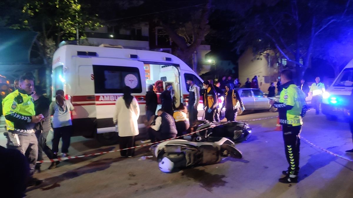 İzmir’de Motosiklet Kazasında 3 Yaralı!