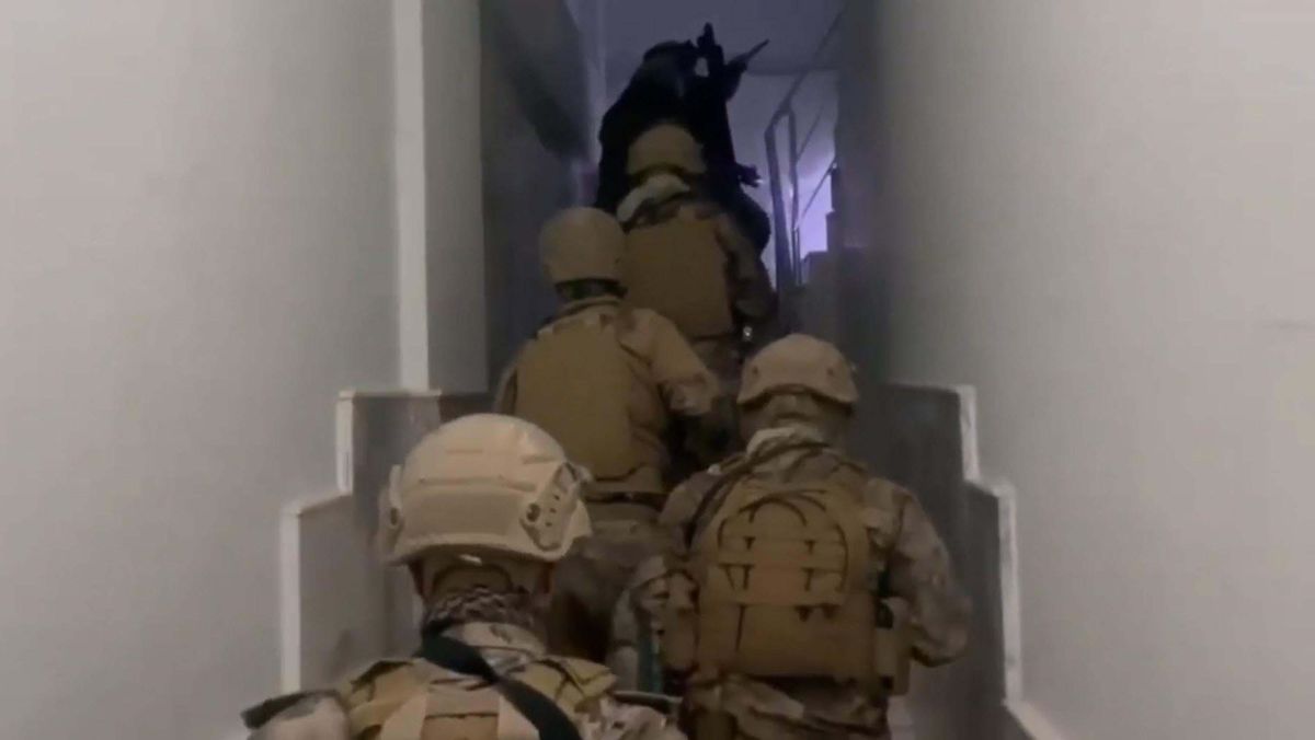 İzmir’de 30 Şüpheli, Okul Saldırıları Nedeniyle Gözaltında