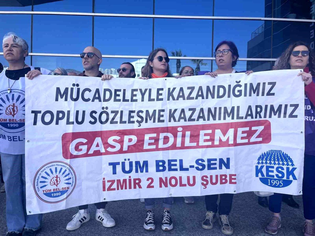 İzmir’de Memurların TİS Eylemi Sürüyor!