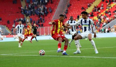 Göztepe ve Kasımpaşa 3-3 Beraberlikle Ayrıldı!