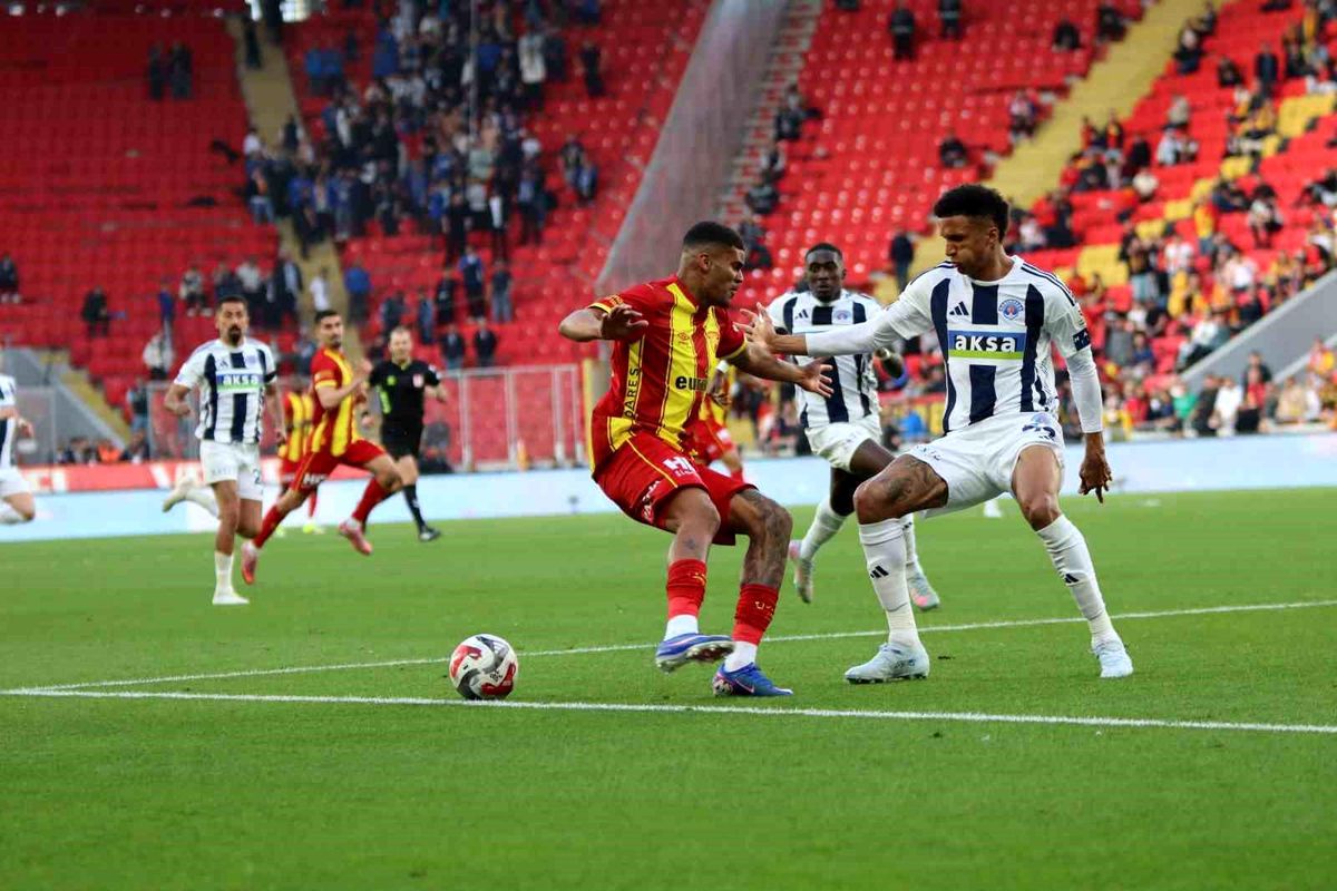 Göztepe ve Kasımpaşa 3-3 Beraberlikle Ayrıldı!