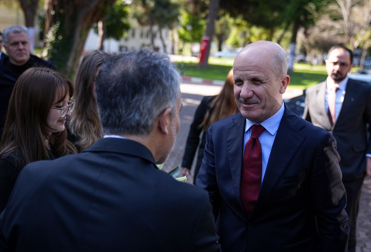 YÖK Başkanı Özvar, İzmir’de Üniversiteleri Ziyaret Etti