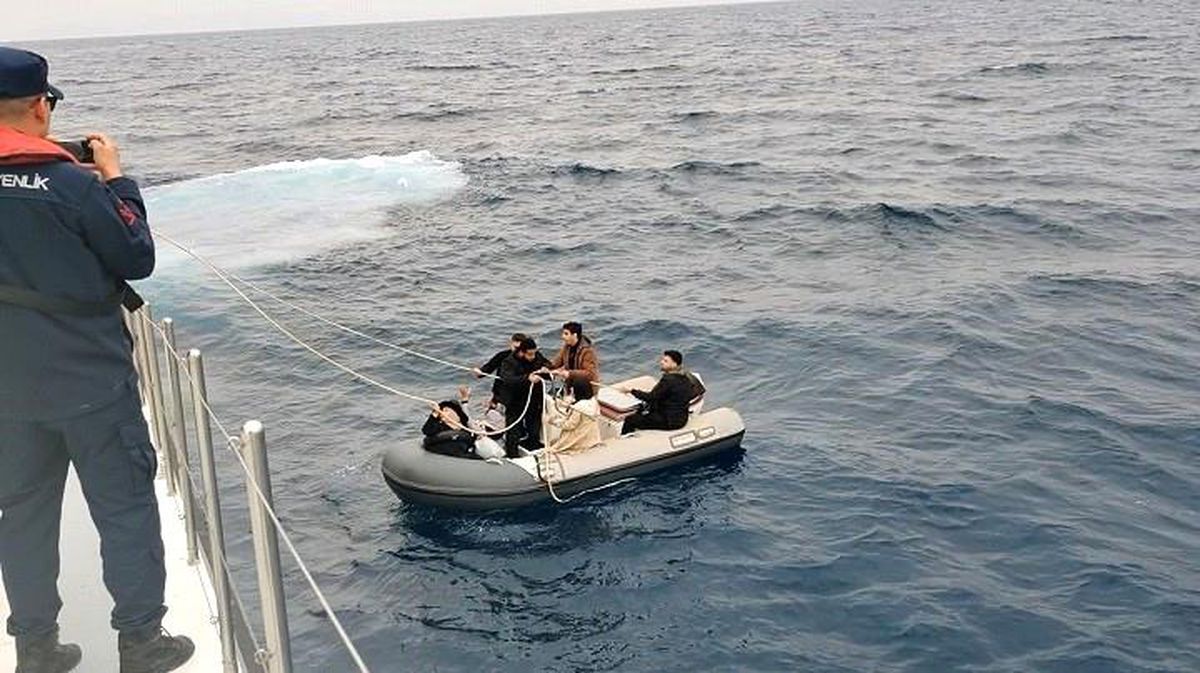 Seferihisar’da 6 Göçmen Kurtarıldı, 1 Şüpheli Yakalandı